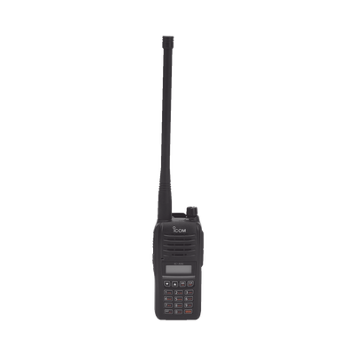 Radio Portátil Aéreo, rango de frecuencia 118-136.99166 MHz, 6W PEP, 200 canales alfanuméricos, pantalla de 8 caracteres, incluye bateria, cargador, antena y clip