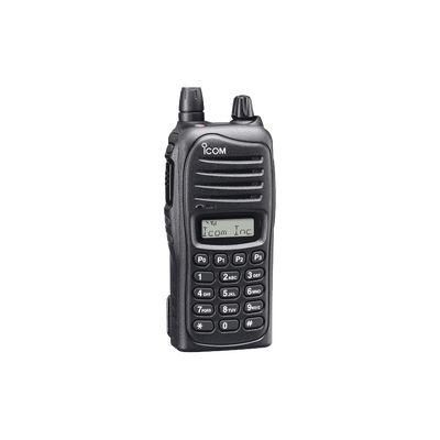 Radio portátil analógico, 5W de potencia, 128 canales, pantalla alfanumérica, teclado DTMF en rango de frecuencia 136-174 MHz.