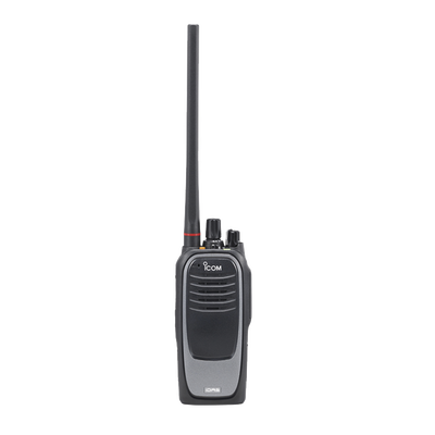 Radio digital NXDN sin pantalla en la banda de UHF, rango de frecuencia 380-470MHz, sumergible IP68, con encriptación DES, GPS, bluethooth, grabador de voz, 32 canales. no incluye cargador ni antena.