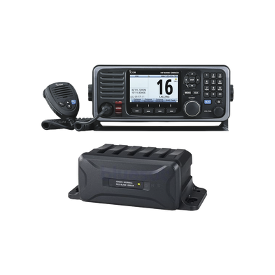 Radio Móvil Marino en banda de VHF, Rx: 156.025-162.000, Tx: 156.025-161.600 MHz, cumple con GMDSS bajo el requerimiento de SOLAS, pantalla de 4.3 pulgadas. Incluye micrófono, kit de montaje y convertidor de 12VD
