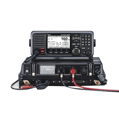 Radio móvil marino en la banda de MF/HF, cumple con GMDSS bajo el requerimiento de SOLAS, pantalla de 4.3 pulgadas. Incluye micrófono y kit de montaje.