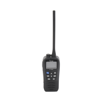 Radio portátil marino color negro, 5 W de potencia RF, 0.5 W de salida de audio, flotante, sumergible IPX7, Tx: 156.025-157.425MHz, Rx: 156.050-163.275MHz , incluye batería de 1500mAh, cargador, antena clip y correa de mano