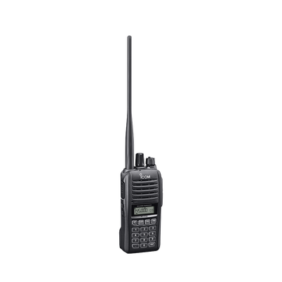 Radio portátil doble banda VHF/UHF, con 5 W de potencia de RF en ambas bandas.