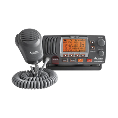 Radio móvil marino VHF clase D con antena interna de GPS, función de megafonía y grabador automático de 20 segundos de audio recibido. cuenta con los canales Internacionales, de Canadá y Estados Unidos